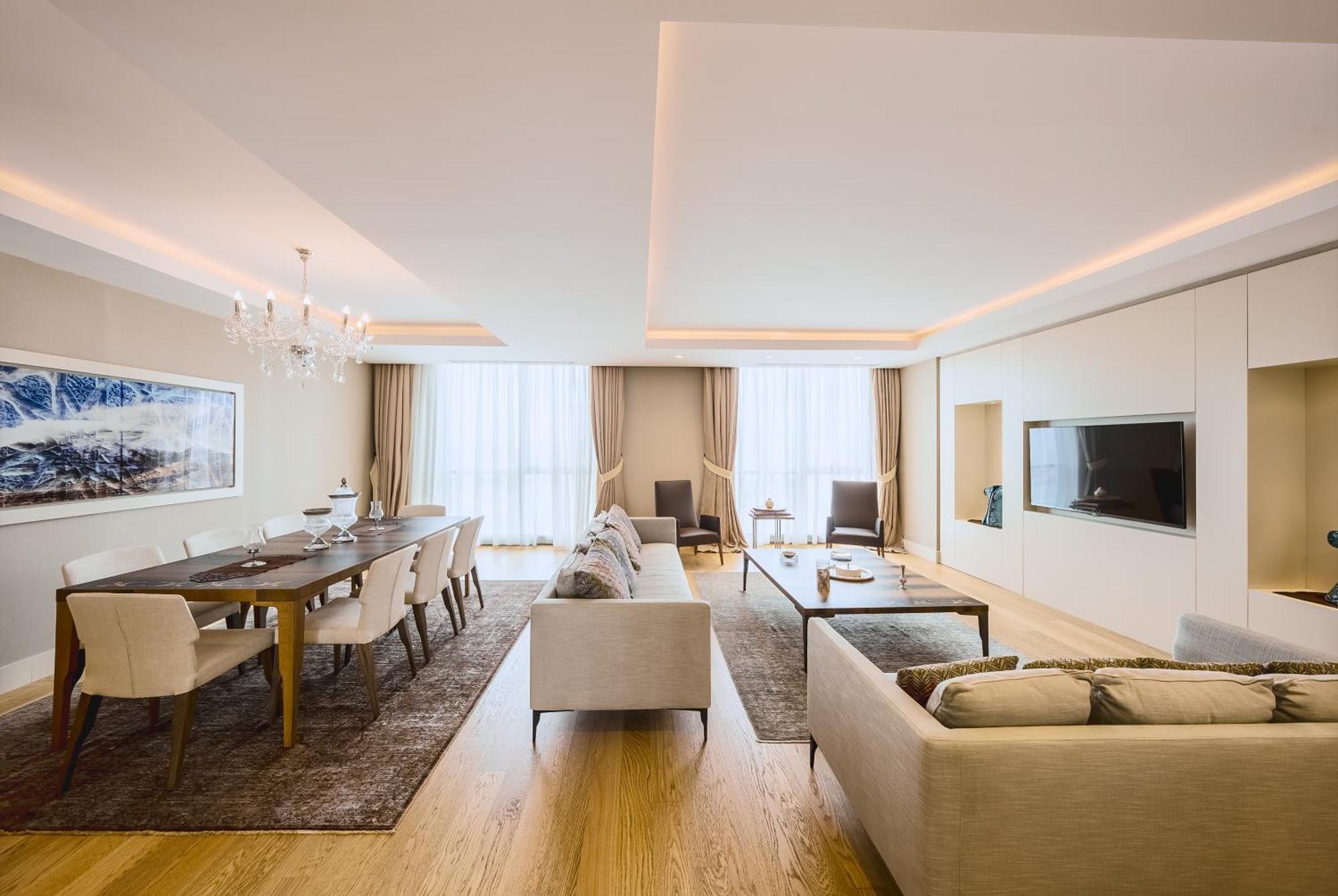 Radisson Blu Hotel, Hotel