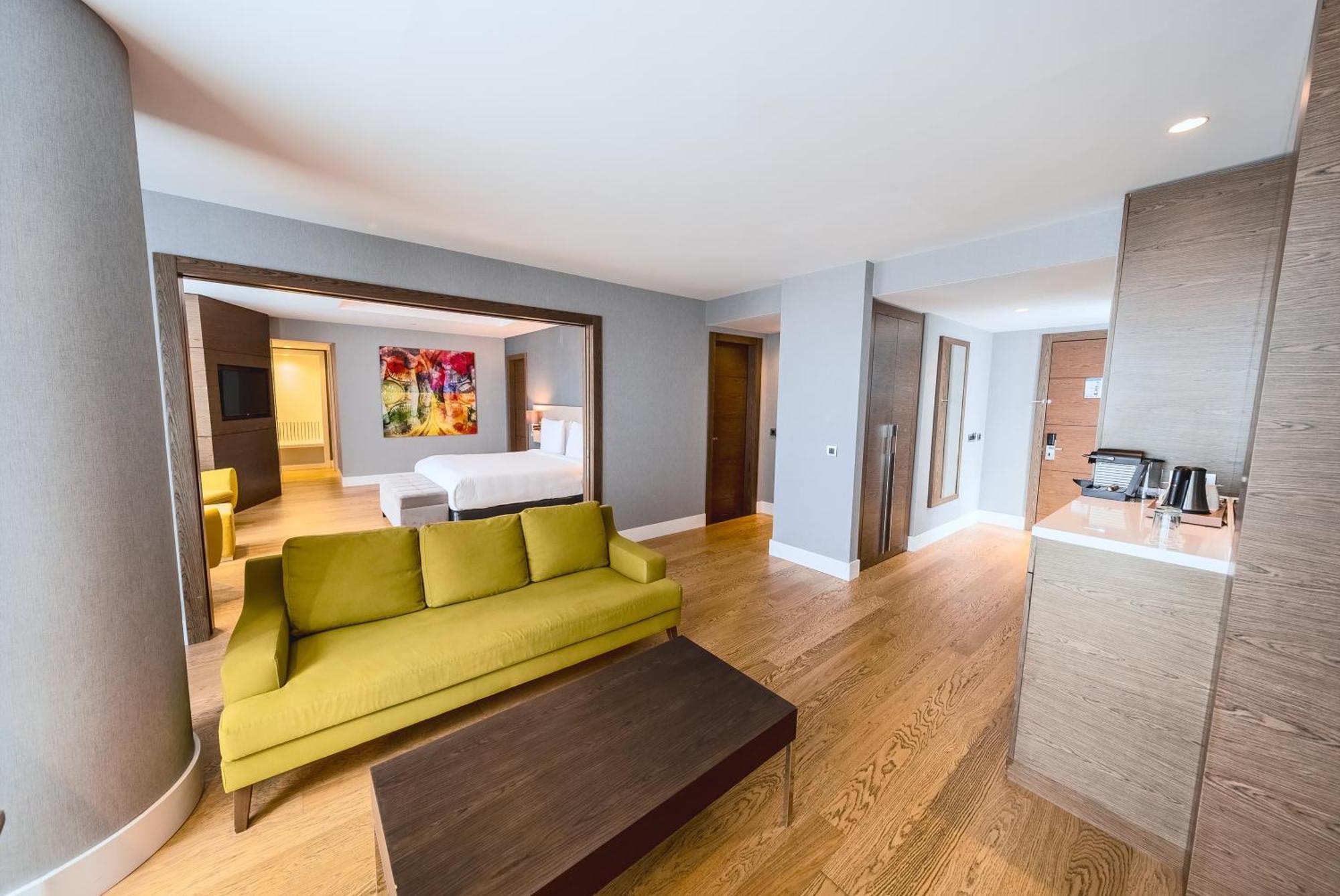 Radisson Blu Hotel, Hotel